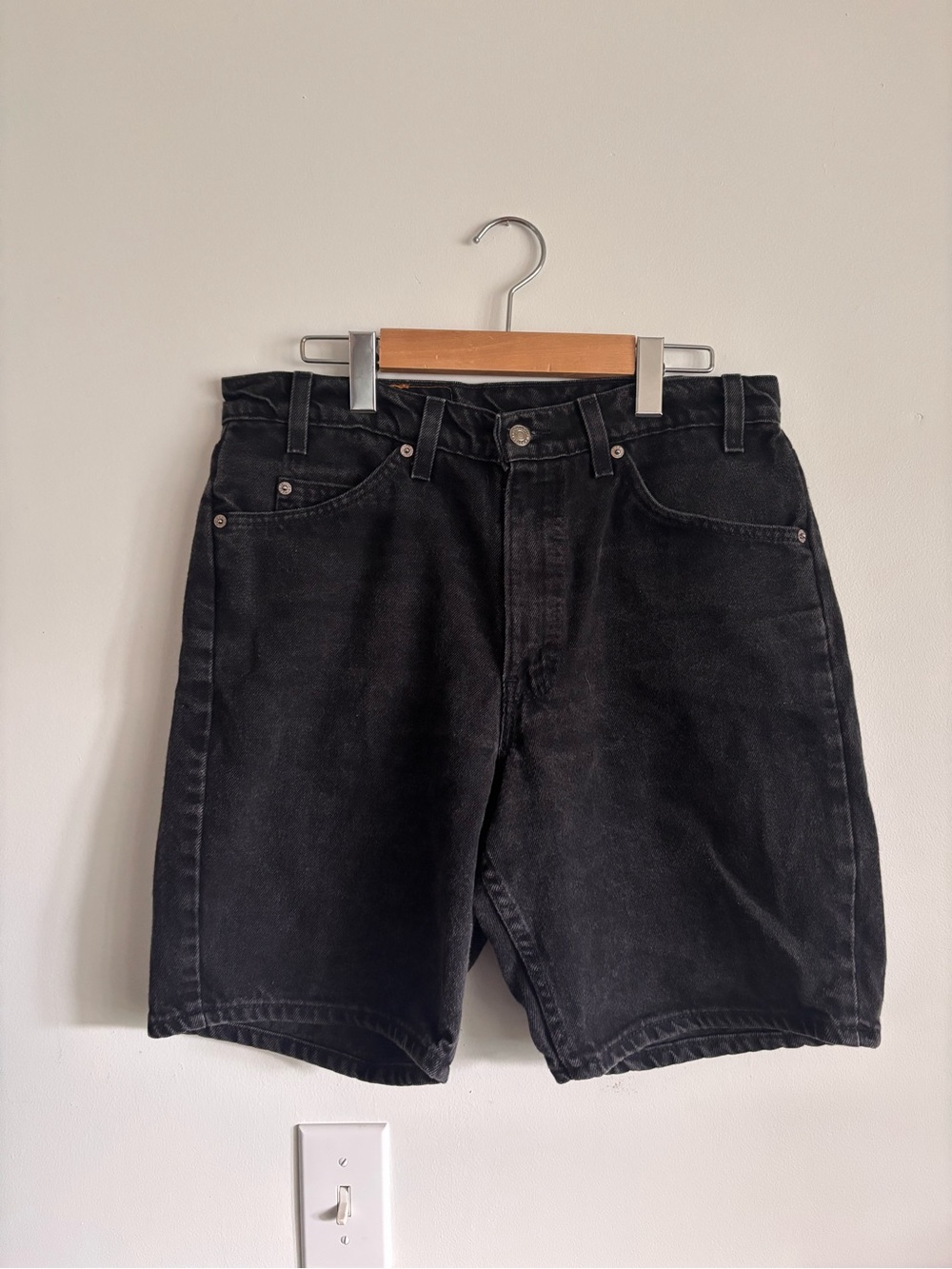 Levi's 550 - orange tag - black denim bermuda shorts jorts